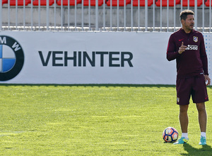 temporada 16/17. Entrenamiento en la ciudad deportiva Wanda. Simeone durante el entrenamiento