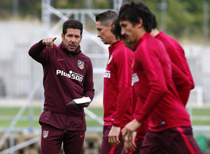 temporada 16/17. Entrenamiento en la ciudad deportiva Wanda. Simeone durante el entrenamiento