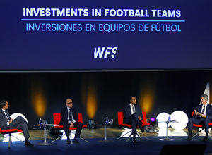 Miguel Ángel Gil en el Congreso Mundial del Fútbol