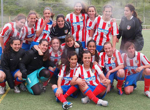 Temporada 2012-2013. El Féminas D festejó el título de Liga bajo una intensa lluvia