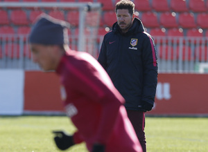 temporada 16/17. Entrenamiento en la ciudad deportiva Wanda. Simeone durante el entrenamiento