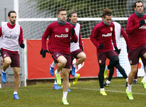 Temporada 2016-2017. Entrenamiento en la ciudad deportiva Wanda Atlético de Madrid 03_02_2017. Calentamiento.