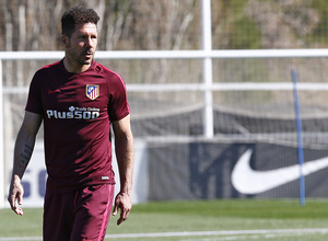 temporada 16/17. Entrenamiento en la ciudad deportiva Wanda.  Simeone durante el entrenamiento