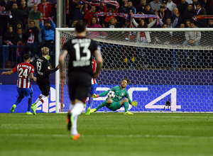 Temp. 16/17 | Atlético de Madrid - Bayer Leverkusen | Oblak Parada 1