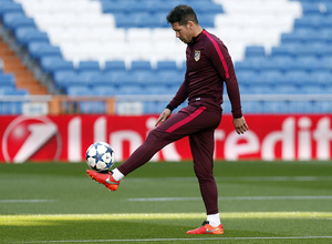 temporada 16/17. Entrenamiento en el Santiago Bernabéu | Simeone