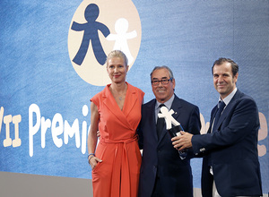 Temporada 16/17. Acto Premios Inocente. Adelardo recogiendo el premio