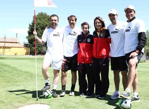 Temporada 2012-2013. Las jugadoras del Féminas se midieron a periodistas
