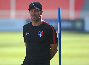 temporada 17/18. Entrenamiento en la ciudad deportiva Wanda. Simeone durante el entrenamiento