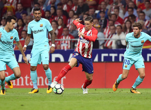Fernando Torres, jugando ante el Barcelona en el Wanda Metropolitano