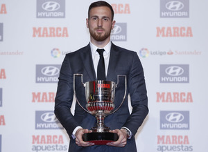 Temp. 2017-2018. Jan Oblak premio Zamora