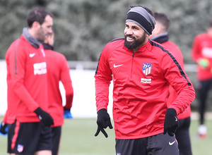 temporada 17/18. Entrenamiento en la ciudad deportiva Wanda. Costa durante el entrenamiento