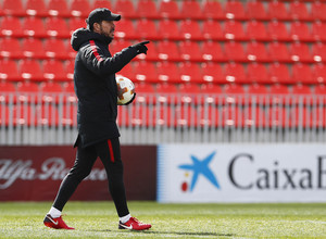 Temporada 17/18. Entrenamiento en la ciudad deportiva Wanda Atlético de Madrid. 03_04_2018. Simeone.