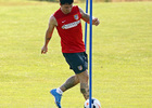 Temporada 13/14. Entrenamiento. Equipo entrenando en los Ángeles de San Rafael, Cristian rodríguez con el balón