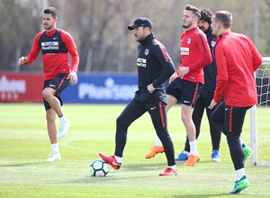 temporada 17/18. Entrenamiento en la ciudad deportiva Wanda. Simeone durante el entrenamiento