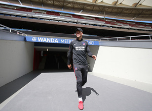 temporada 17/18. Entrenamiento en el Wanda Metropolitano. Simeone durante el entramiento