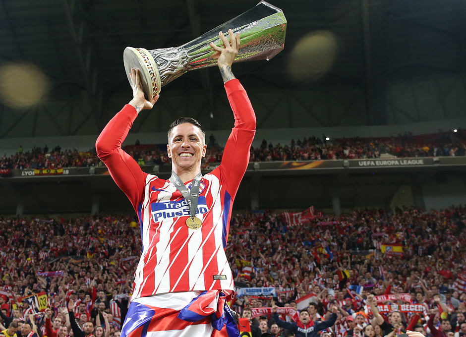 Temporada 17/18 | Final de Lyon de la Europa League | Olympique de Marsella - Atlético de Madrid | Torres y el trofeo