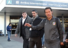 Temporada 12/13. Gira sudamericana. Llegada a Buenos Aires. Simeone llegando al autobus