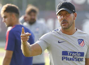 Temporada 18/19 | Entrenamiento en Singapur | Simeone