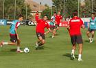 Imagen del entrenamiento del Juvenil División de Honor con los jugadores del primer equipo que no fueron a la Copa EuroAmericana