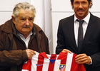 Temporada 13/14. Gira Uruguay. José Mujica y Simeone presentan la Copa EuroAmericana en Uruguay