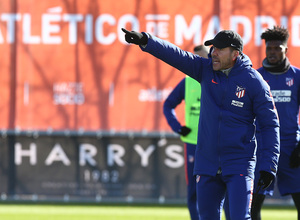temporada 18/19. Entrenamiento en la ciudad deportiva Wanda. Simeone durante el entrenamiento