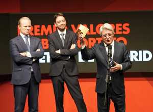 Temp. 18-19 | Recibimos el premio valores club deportivo diario Sport | Enrique Cerezo