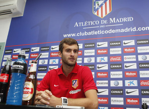 Temporada 2013/2014 Leo Bapstistao en rueda de prensa