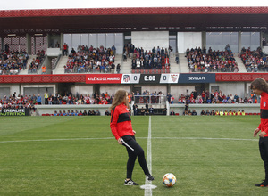 Temp. 19/20. Atlético de Madrid Femenino - Sevilla FC. Centro Deportivo Wanda Alcalá de Henares. Saque de honor.