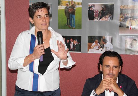 Temporada 2013-2014. Lola Romero junto a García Calvo durante su intervención