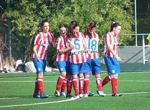 Temporada 2013-2014. Las jugadoras del Féminas C celebran un gol