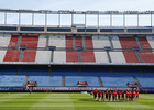 Temporada 13/14. Entrenamiento. Equipo entrenando en el estadio Vicente Calderón. Cholo hablando con el grupo