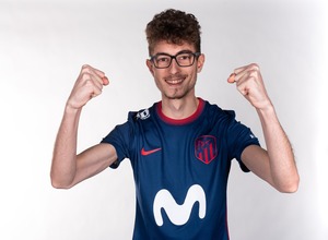 Shooting Andoni nueva camiseta Atleti Esports Movistar Riders