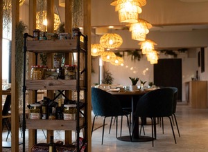 Visita de Enrique Cerezo a Punto Más