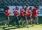 temporada 13/14. Entrenamiento en la Ciudad deportiva de Majadahonda. Jugadores corriendo