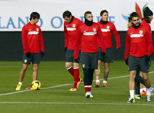 temporada 13/14 entrenamiento en el estadio Vicente Calderón. uruguayos en el entrenamiento