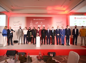 Foto familia Madridiario premio Enrique Cerezo