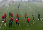 temporada 13/14. Entrenamiento en la Ciudad deportiva de Majadahonda. Suplentes realizando un rondo durante el entrenamiento