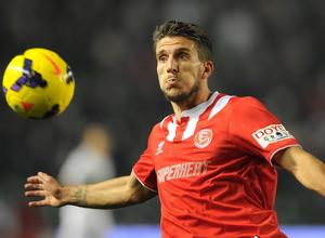 Temporada 2013/14. .Carriço, defensa del Sevilla