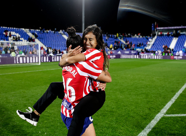 Temp. 22-23 | Real Madrid - Atlético de Madrid | Celebración campeonas de Copa de la Reina | Santos y Lucía Moral