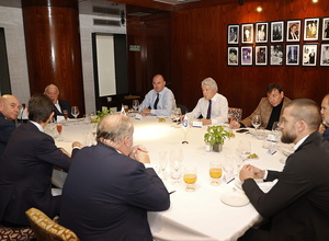 Comida de directivas