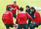 temporada 13/14. Entrenamiento en la Ciudad deportiva de Majadahonda. Jugadores entrenando junto al preparador Carlos