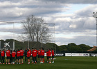 temporada 13/14. Entrenamiento en la Ciudad deportiva de Majadahonda. Jugadores escuchando las órdenes de Simeone