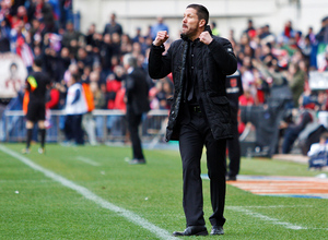 Simeone durante el derbi en el Calderón ante el Real Madrid