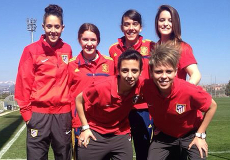 Temporada 2013-2014. Bea Beltrán y Ortega junto a las medallistas del Mundial de Trinidad y Tobago