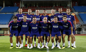 Trece futbolistas de la Academia, presentes en la expedición rojiblanca en Singapur