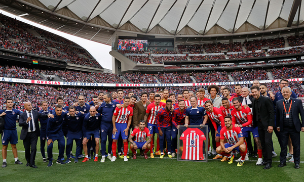 El 'Profe' Ortega, homenajeado en el Cívitas Metropolitano