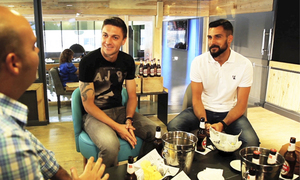 Mahou reúne a Siqueira y Moyá con la afición antes del derbi 